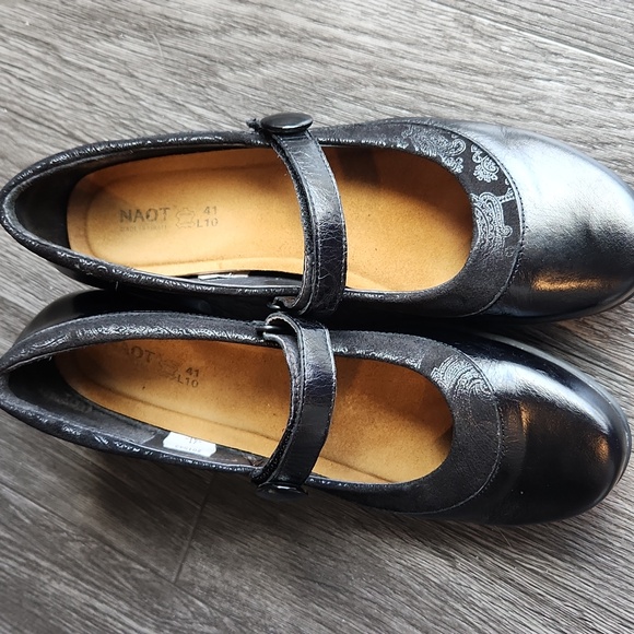 Naot Shoes - Naot Trendy SIZE 41